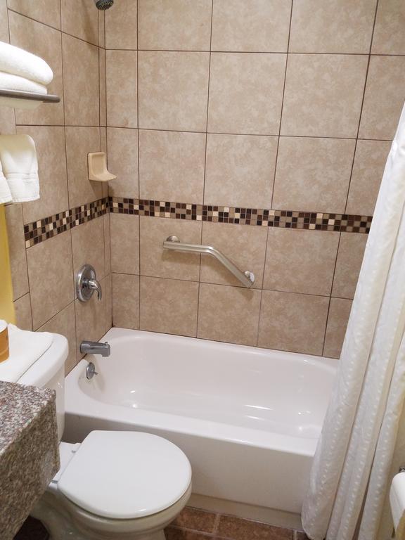 Country Inn Sterling Екстер'єр фото