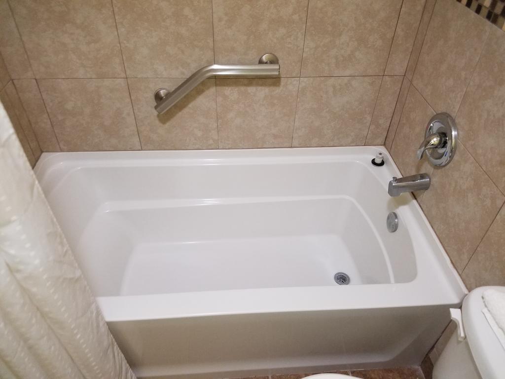 Country Inn Sterling Екстер'єр фото
